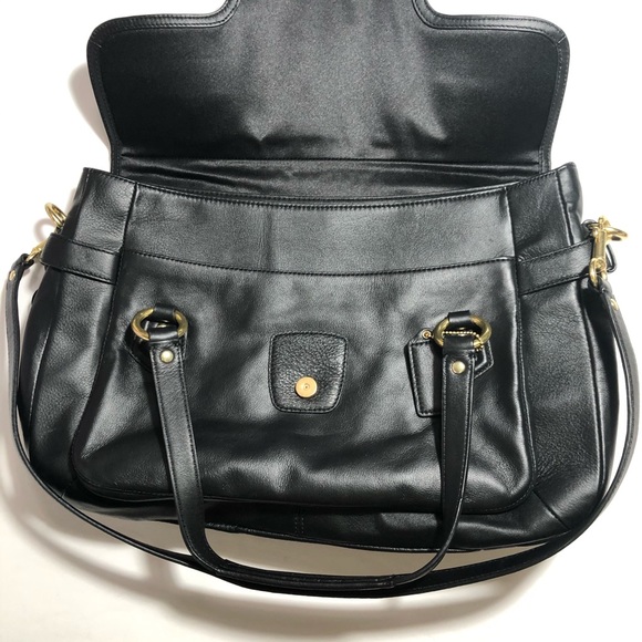 Coach women’s black leather shoulder bag - Picture 3 of 8